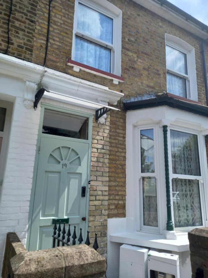 Bubblesbnb- 4 Bedroom House Londres Exterior foto